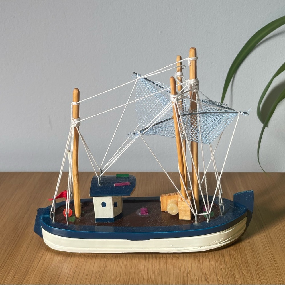 Vintage MCM Wooden Miniature Fishing Boat Sculpture 5.5 Inches